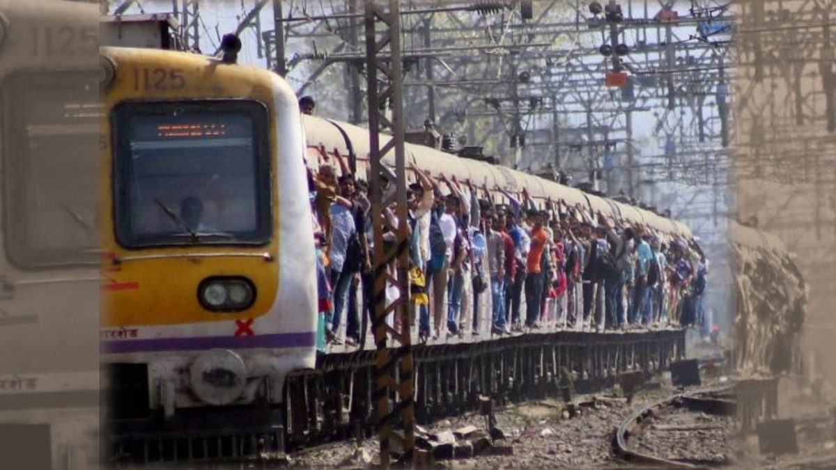 हिजड़ो का आतंक, Mumbai Local train,