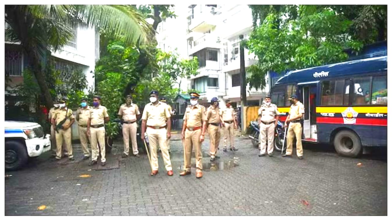 कोलकाता के बाद अब मुम्बई के सायन अस्पताल में एक महिला डॉक्टर के साथ मारपीट, नशे में धुत मरीज़ों और रिश्तेदारों पर डॉक्टर को पीटने का आरोप..