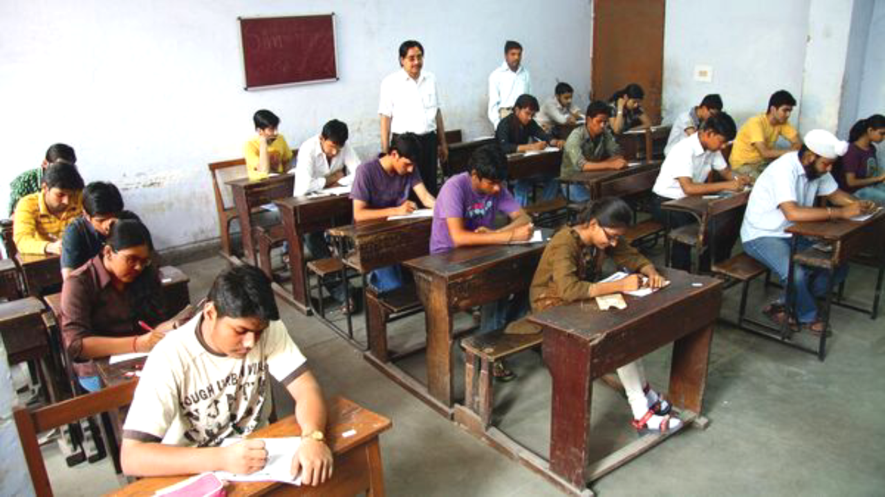 महाराष्ट्र HSC परीक्षा: नालासोपारा में फिजिक्स के पेपर के दौरान डमी कैंडिडेट पकड़ा गया