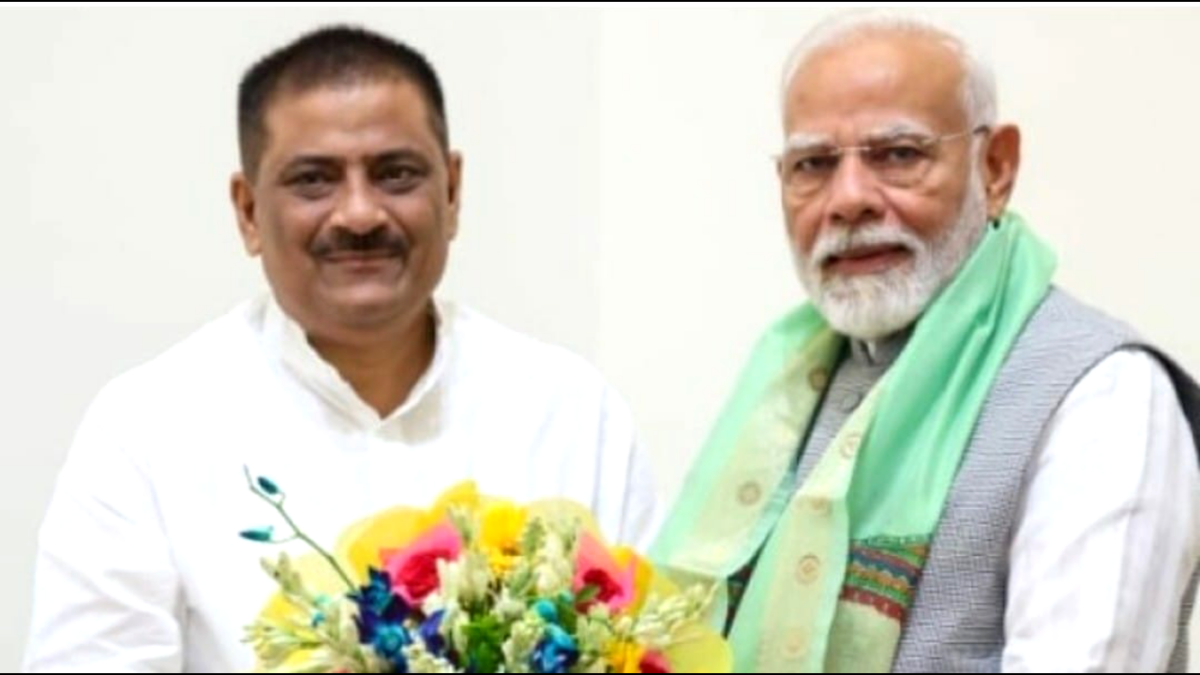 Narendra-modi-sanjay-jha