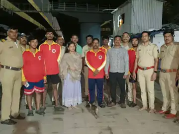 Mumbai-A-woman-driving-an-Audi-car-while-using-Google-Maps-fell-into-the-bay-and-was-rescued-by-security-personnel-news