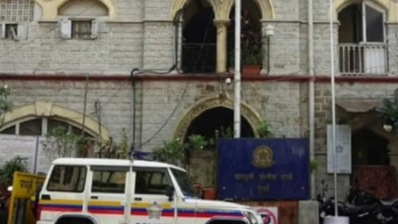 मुंबई बिजनेसमैन को पाकिस्तान से धमकी: ’80 करोड़ दो वरना बाबा सिद्दीकी जैसा हाल होगा’, छोटा शकील गैंग पर शक