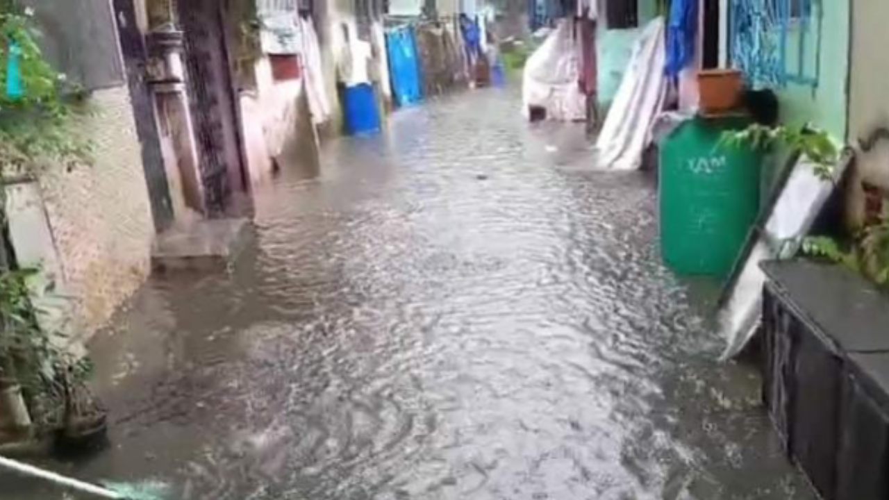कांदिवली में साईंराम सेवा संस्था का सराहनीय काम, बाढ़ प्रभावितों को मिला चाय–नाश्ता