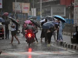 मुंबई में हल्की बारिश से फिर भीगा शहर, नवंबर तक रह सकती है बरसात – IMD की चेतावनी