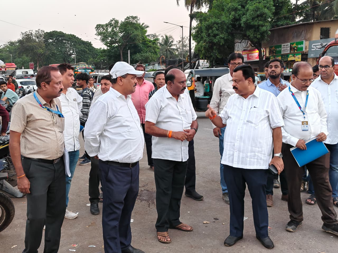 गोरेगांव-मुलुंड लिंक रोड के निरीक्षण पर पहुंचे MLA सुनील प्रभु, बीएमसी अधिकारियों को दी कई अहम निर्देश