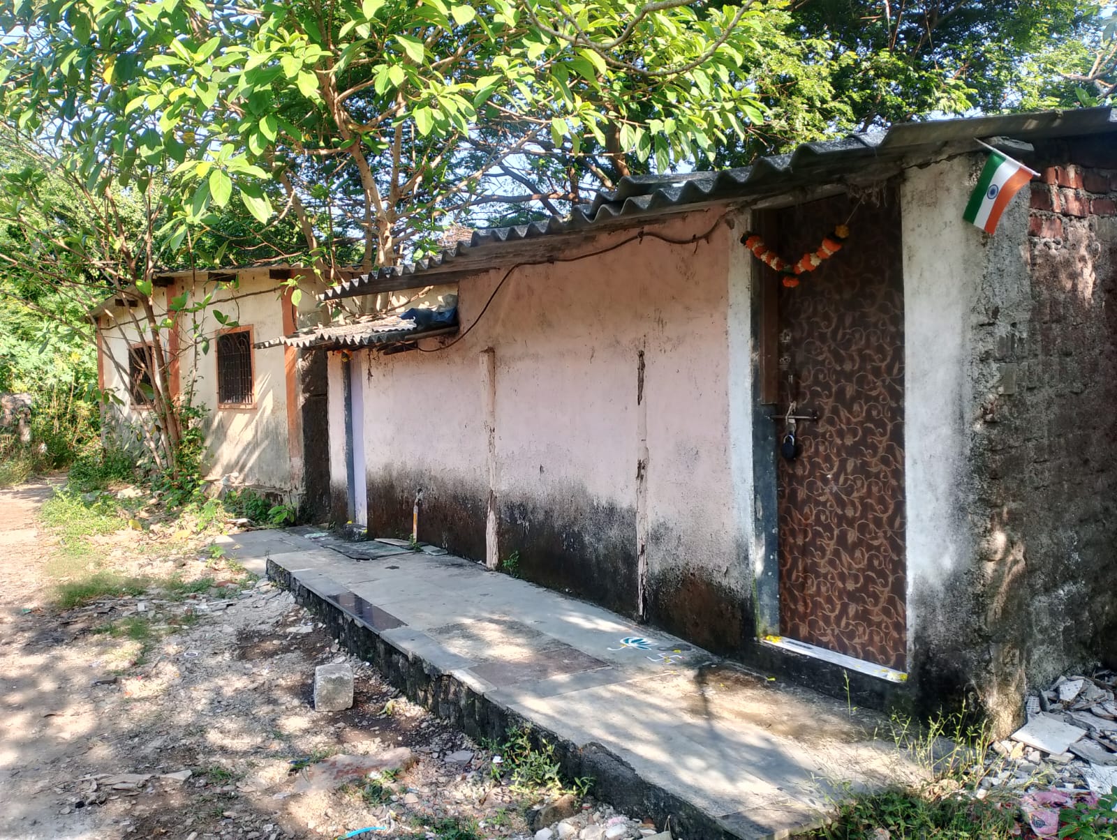 कांदिवली में मनपा अभियंता अभय जगताप पर सवाल — अवैध निर्माण पर कार्रवाई से क्यों कर रहे हैं इंकार?