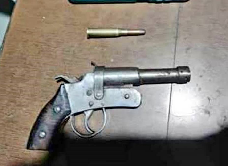 मालाड ईस्ट में युवक गिरफ्तार, देसी कट्टा और जिंदा कारतूस बरामद