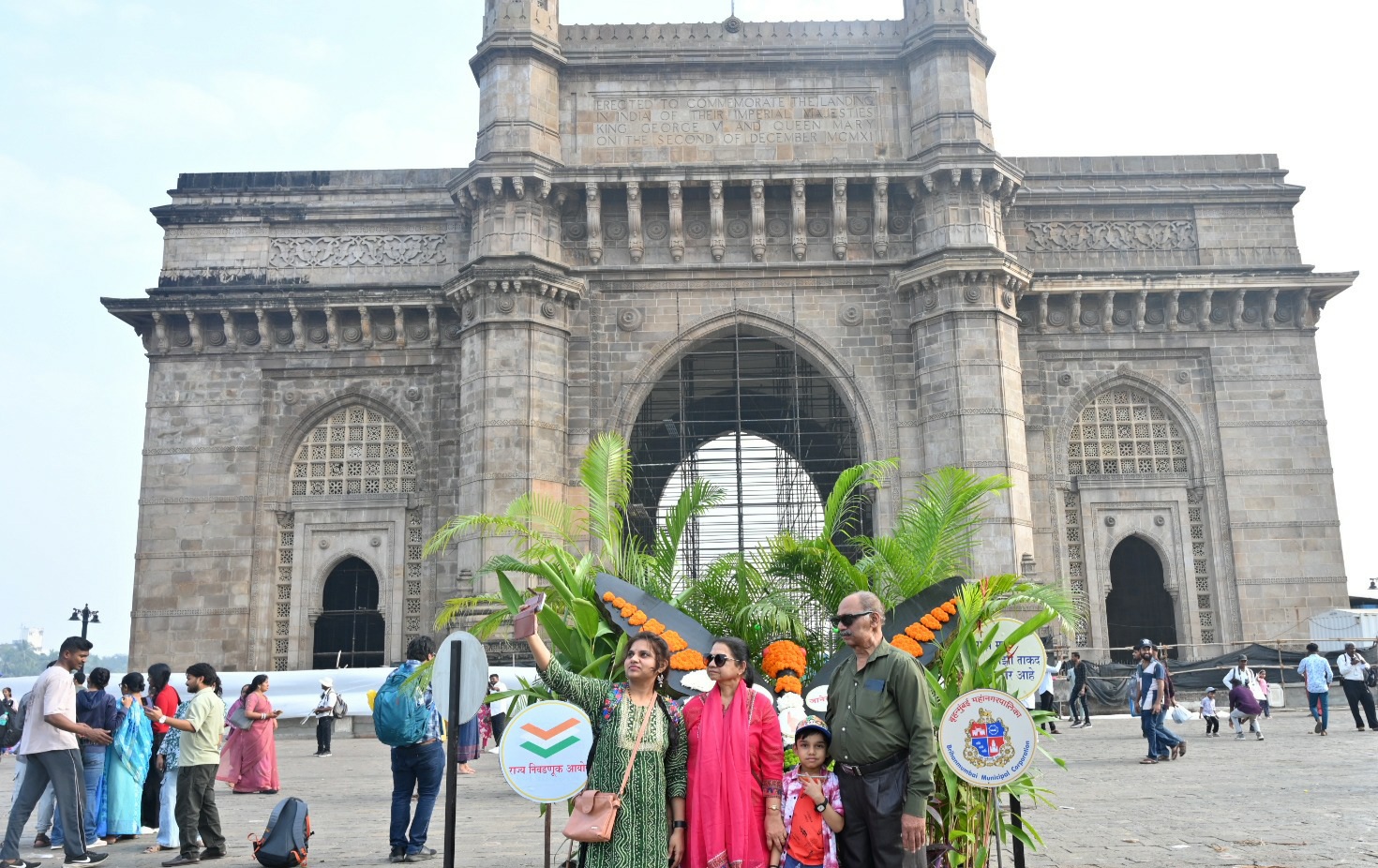 BMC चुनाव 2026: Gateway of India और BMC मुख्यालय पर SVEEP सेल्फी पॉइंट से मतदाता जागरूकता