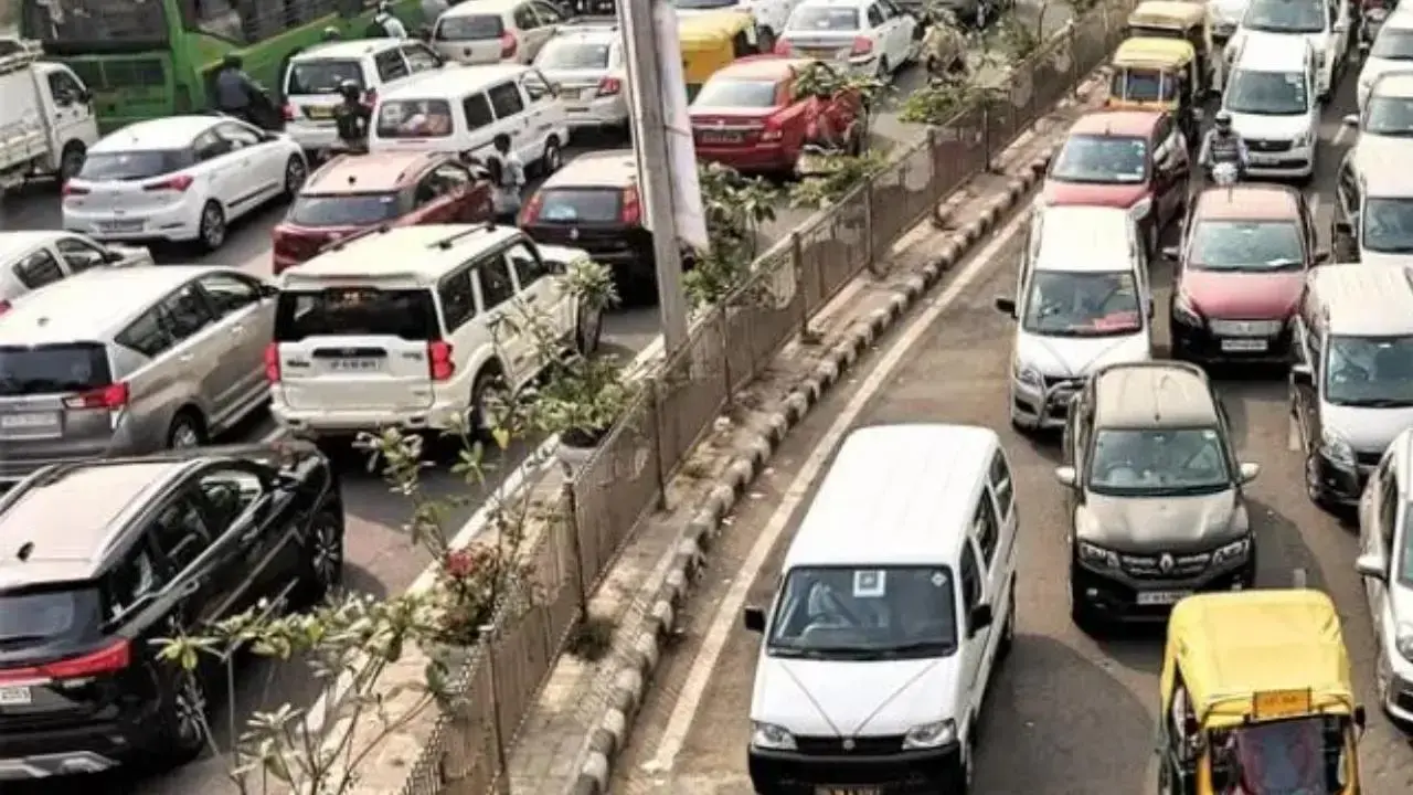 Borivali East Traffic Update: भारी वाहन और पानी के टैंकरों पर दिन में बैन