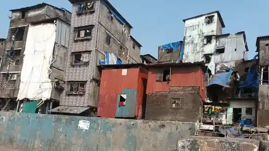 Dharavi Redevelopment: मलाड में 118 एकड़ जमीन SRA को, 10 लाख लोगों के पुनर्वास की तैयारी