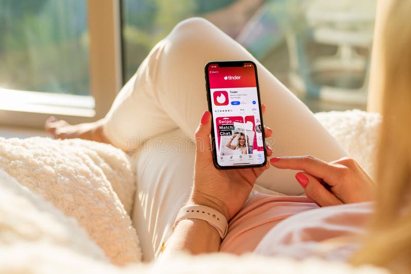 Mumbai Honeytrap: अंधेरी के कैफे से Tinder Honeytrap रैकेट का पर्दाफाश, 13 गिरफ्तार