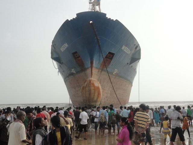 foreign-cargo-ship-stranded-near-manori-gorai-mumbai-1