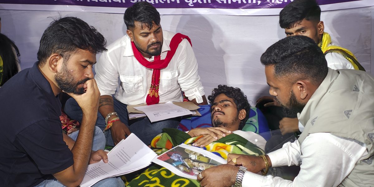 tribal-students-180-km-nashik-mumbai-march-584-deaths