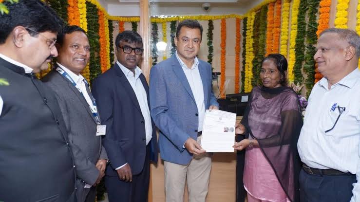 MMRDA का e-Punarvasan शुरू, Garib Nagar के 94 PAP परिवारों को मिले कब्जा पत्र