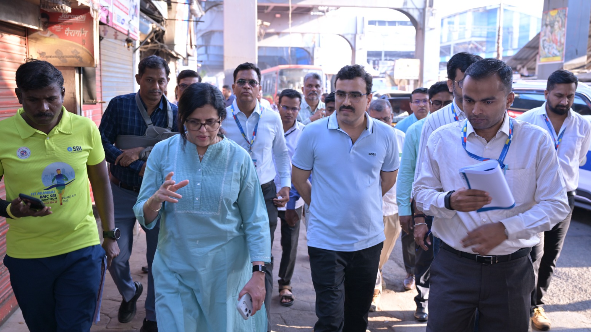 mumbai-vile-parle-footpath-widening-encroachment